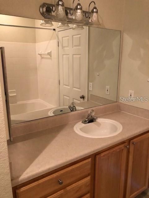 For Rent: $1,450 (1 beds, 1 baths, 776 Square Feet)