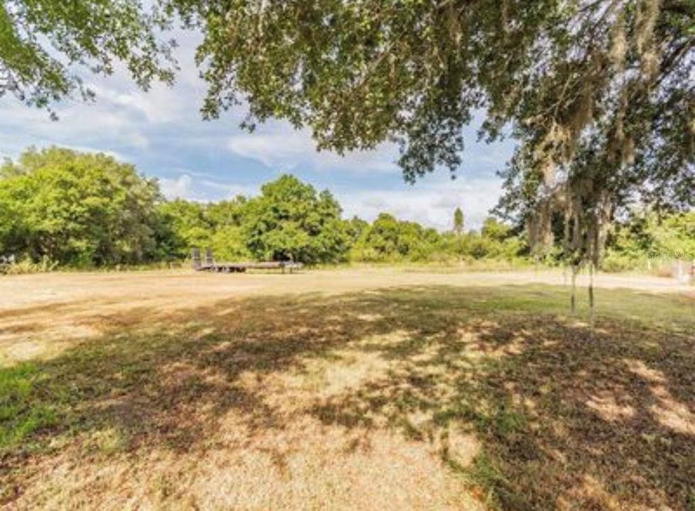 待售: $99,900 (1.42 acres)