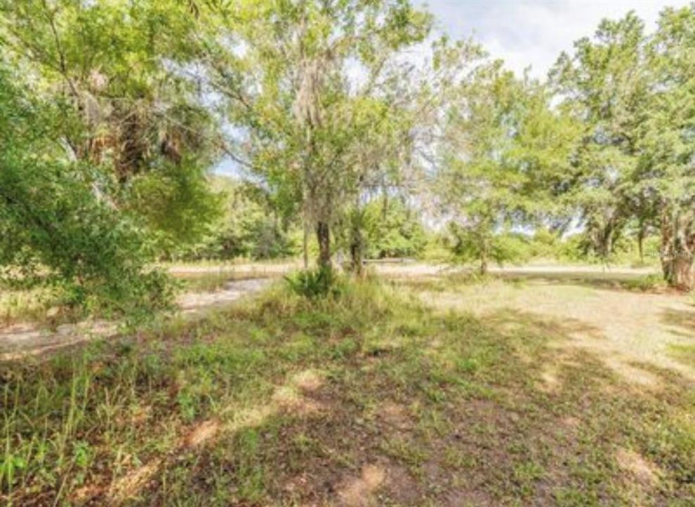 待售: $99,900 (1.42 acres)