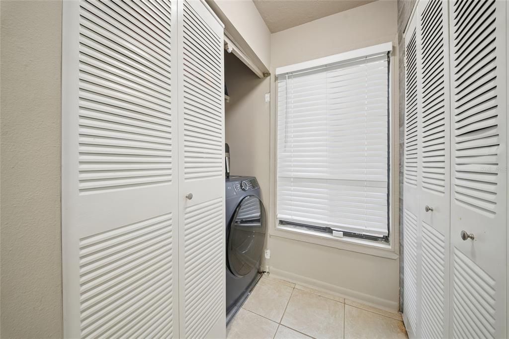 For Sale: $165,000 (2 beds, 2 baths, 1123 Square Feet)