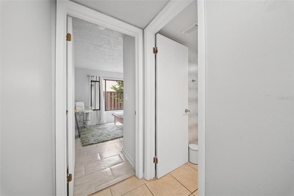 For Sale: $165,000 (2 beds, 2 baths, 1123 Square Feet)