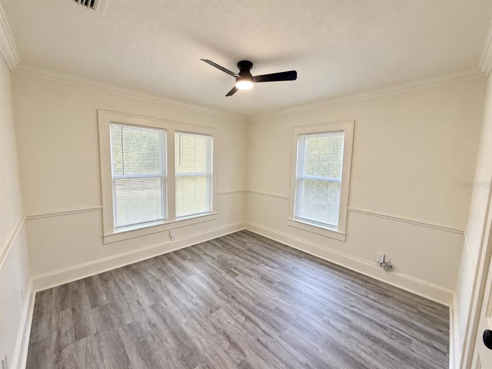 For Sale: $325,000 (4 beds, 2 baths, 1900 Square Feet)