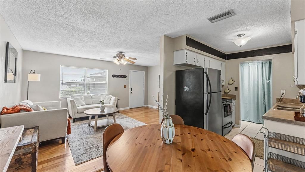 For Sale: $329,000 (4 beds, 2 baths, 1760 Square Feet)