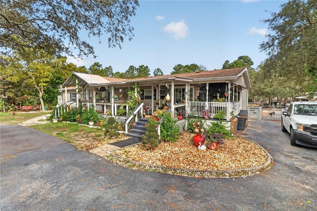 For Sale: $350,000 (3 beds, 2 baths, 1746 Square Feet)