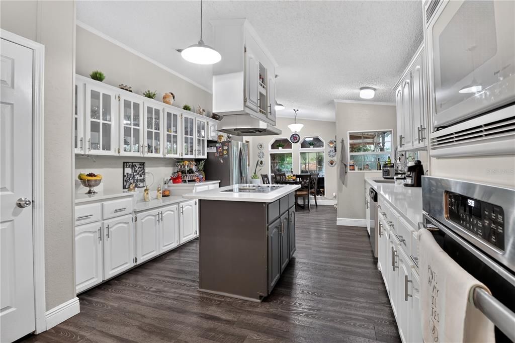 For Sale: $350,000 (3 beds, 2 baths, 1746 Square Feet)