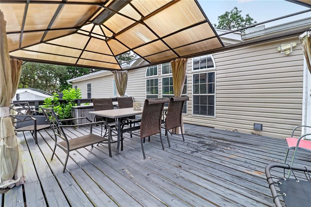 For Sale: $350,000 (3 beds, 2 baths, 1746 Square Feet)