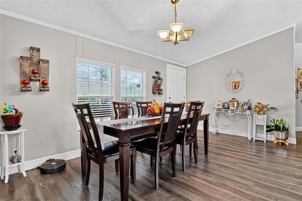 For Sale: $350,000 (3 beds, 2 baths, 1746 Square Feet)