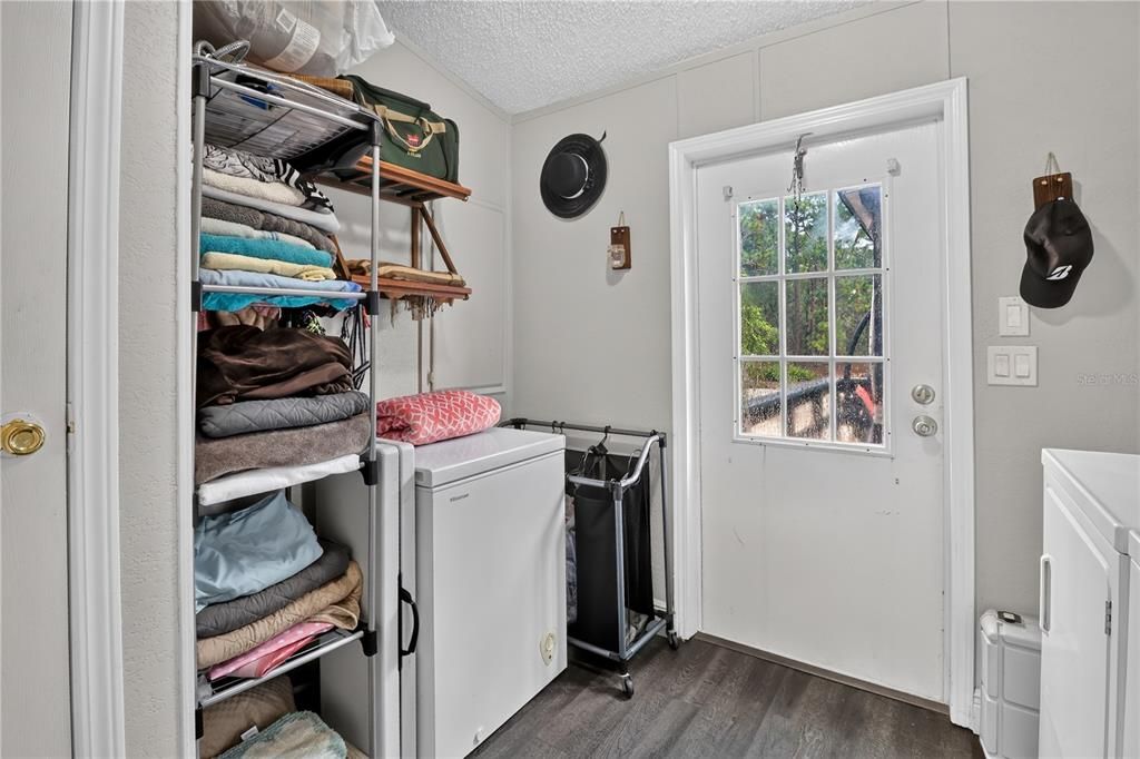 For Sale: $350,000 (3 beds, 2 baths, 1746 Square Feet)