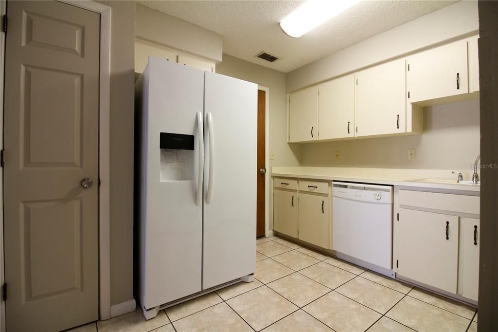 В аренду: $1,650 (2 спален, 2 ванн, 886 Квадратных фут)