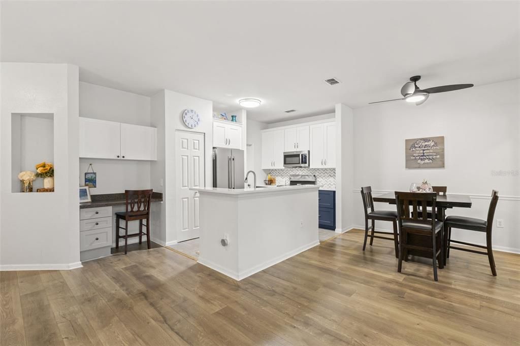 En Venta: $289,900 (2 camas, 2 baños, 1200 Pies cuadrados)