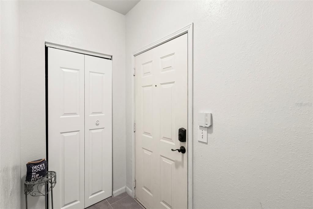 En Venta: $289,900 (2 camas, 2 baños, 1200 Pies cuadrados)