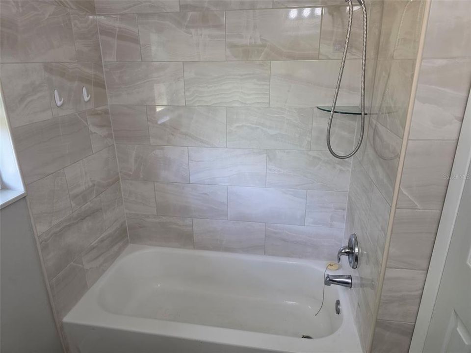 На продажу: $244,500 (3 спален, 1 ванн, 1114 Квадратных фут)