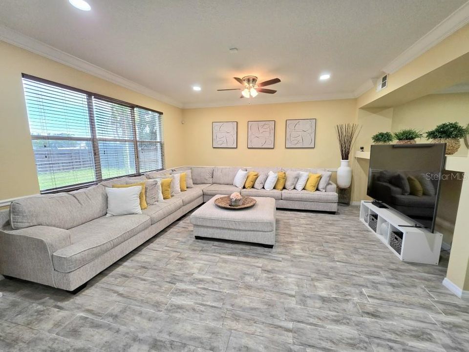 En Venta: $500,000 (3 camas, 2 baños, 2259 Pies cuadrados)