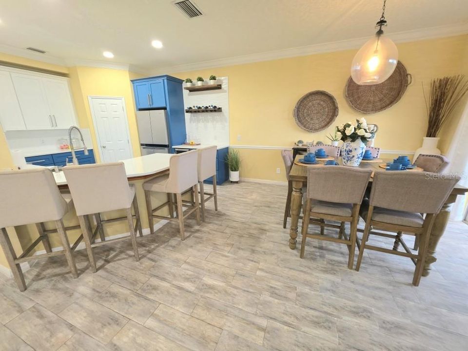 En Venta: $500,000 (3 camas, 2 baños, 2259 Pies cuadrados)
