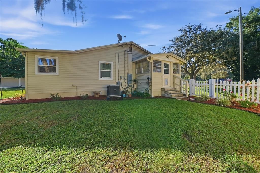 En Venta: $439,900 (2 camas, 2 baños, 1481 Pies cuadrados)