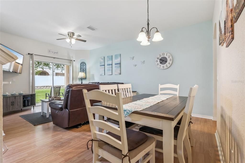 For Sale: $257,000 (4 beds, 3 baths, 1492 Square Feet)