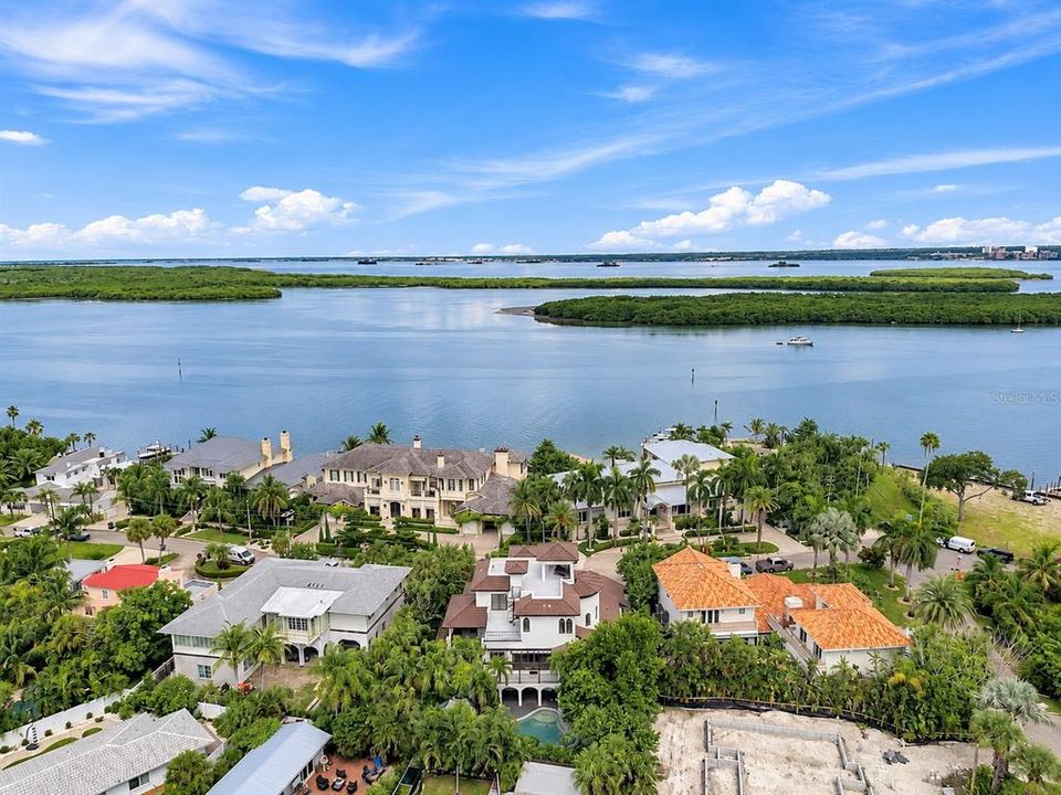 На продажу: $2,895,000 (5 спален, 6 ванн, 5303 Квадратных фут)