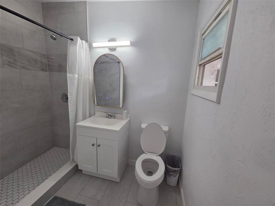На продажу: $269,900 (4 спален, 2 ванн, 1585 Квадратных фут)