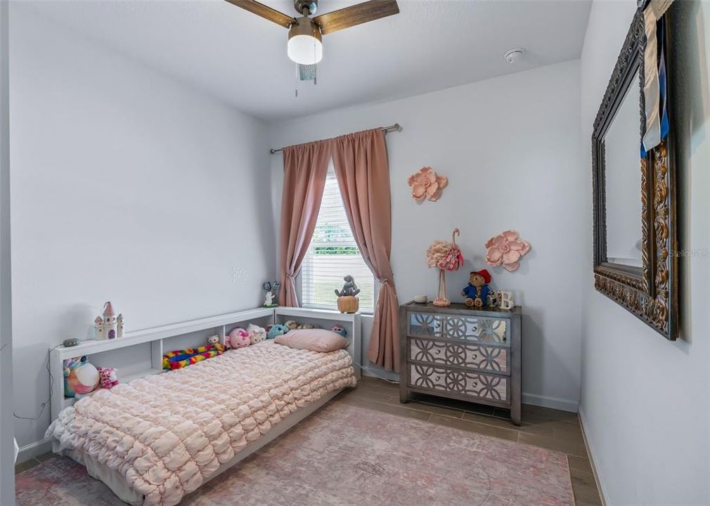 En Venta: $375,000 (4 camas, 2 baños, 2127 Pies cuadrados)
