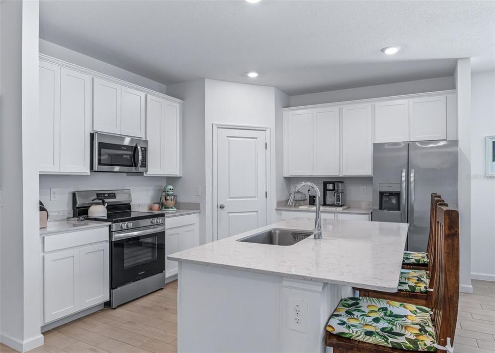 En Venta: $375,000 (4 camas, 2 baños, 2127 Pies cuadrados)