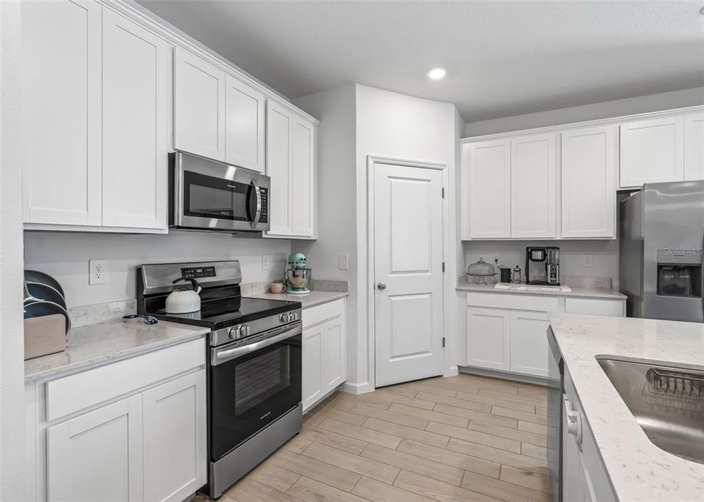 En Venta: $375,000 (4 camas, 2 baños, 2127 Pies cuadrados)