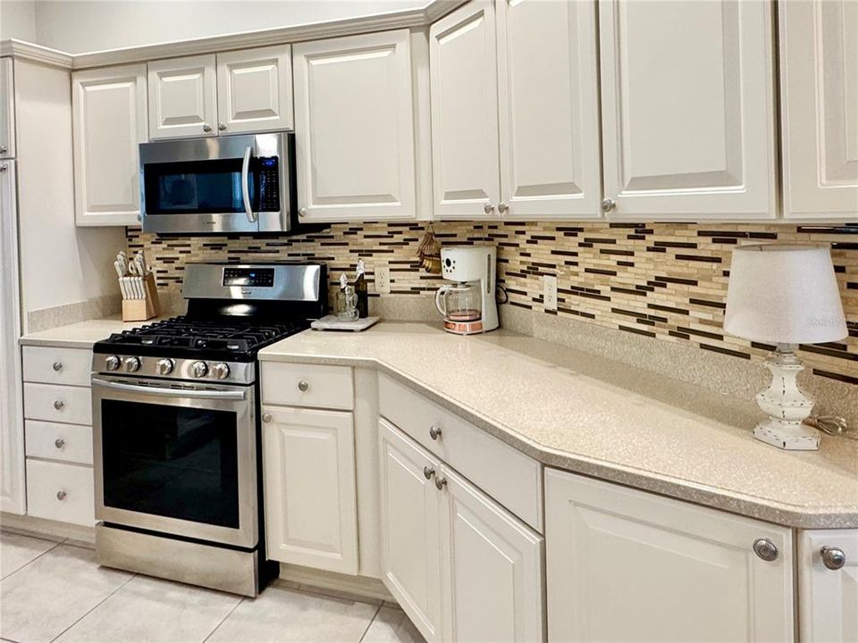 For Sale: $455,000 (3 beds, 2 baths, 1927 Square Feet)