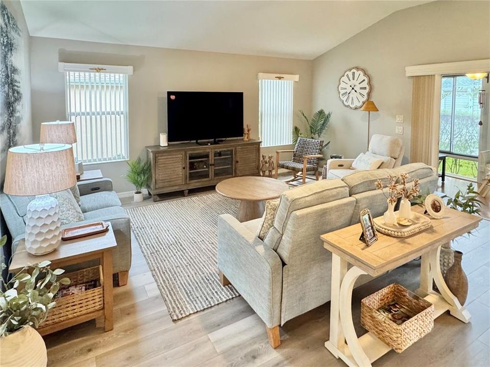 For Sale: $455,000 (3 beds, 2 baths, 1927 Square Feet)