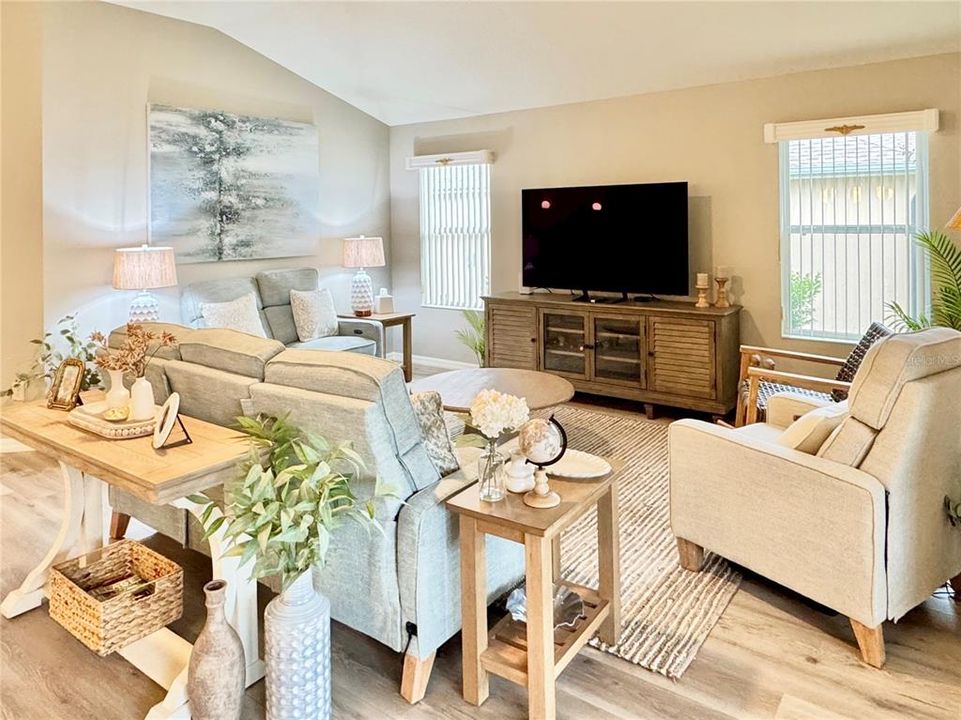 For Sale: $455,000 (3 beds, 2 baths, 1927 Square Feet)