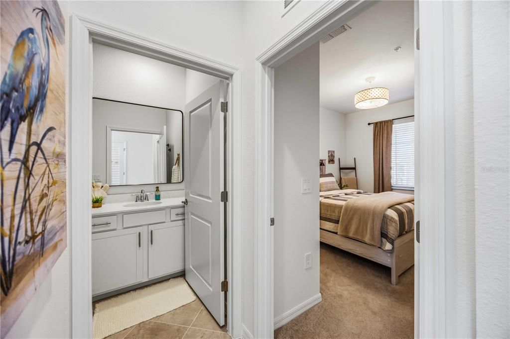 For Sale: $299,000 (2 beds, 2 baths, 1149 Square Feet)
