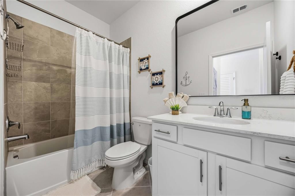 For Sale: $299,000 (2 beds, 2 baths, 1149 Square Feet)