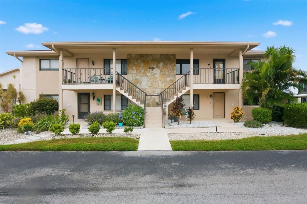 For Sale: $84,900 (2 beds, 2 baths, 1320 Square Feet)