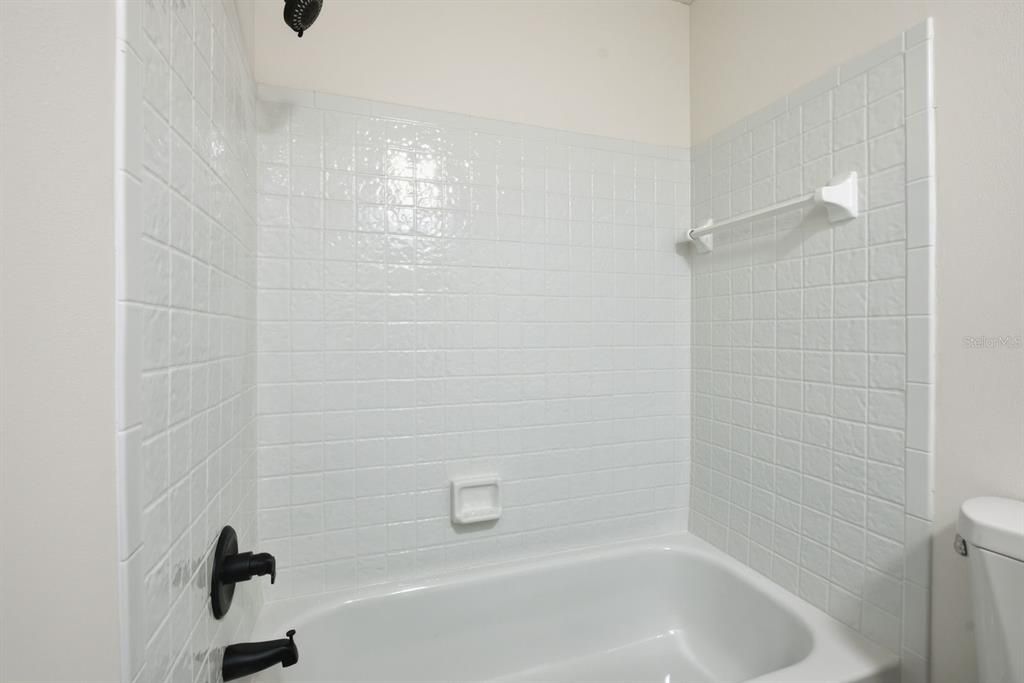 For Sale: $84,900 (2 beds, 2 baths, 1320 Square Feet)