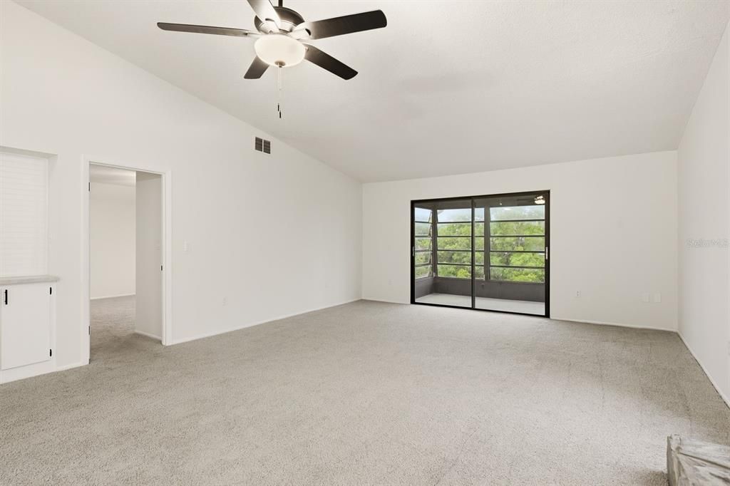 For Sale: $84,900 (2 beds, 2 baths, 1320 Square Feet)