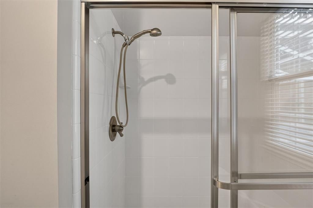 En Venta: $787,000 (5 camas, 3 baños, 3927 Pies cuadrados)