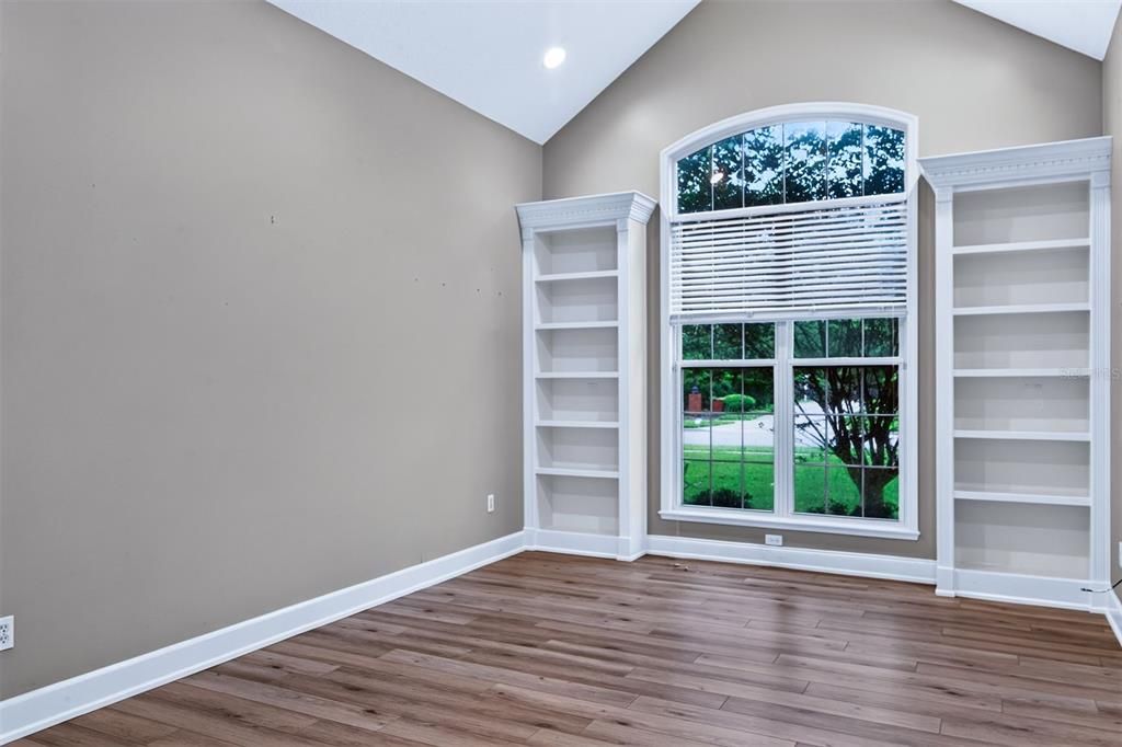 En Venta: $787,000 (5 camas, 3 baños, 3927 Pies cuadrados)