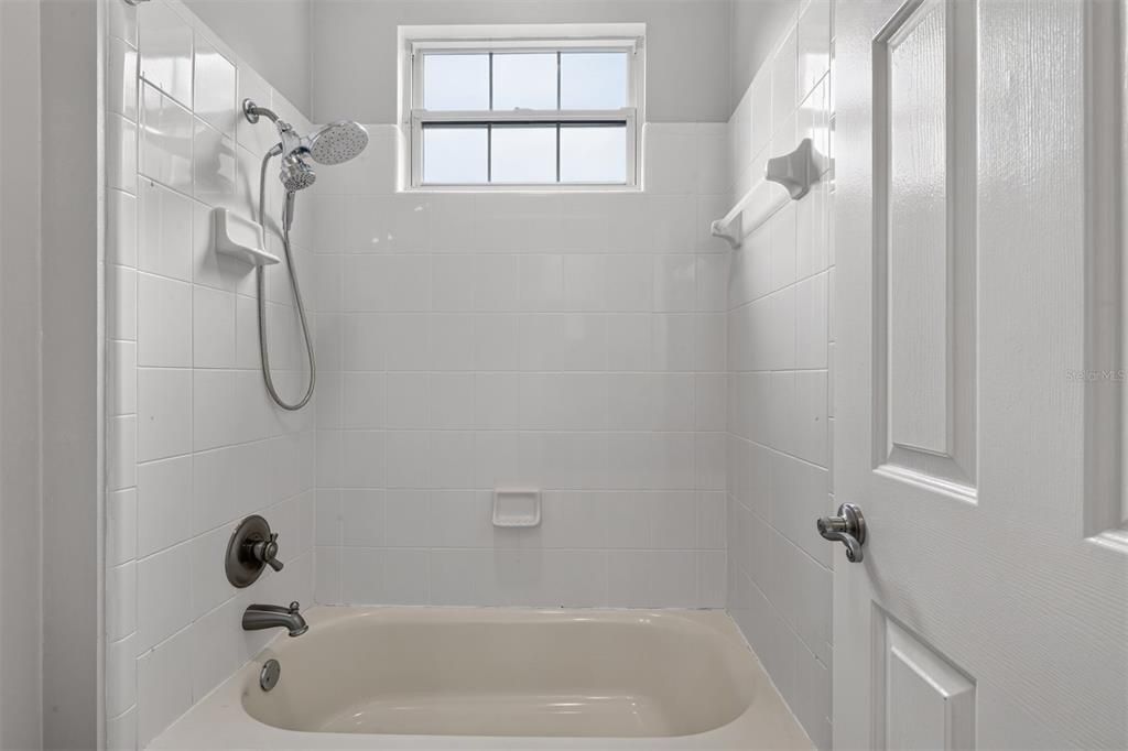 En Venta: $787,000 (5 camas, 3 baños, 3927 Pies cuadrados)