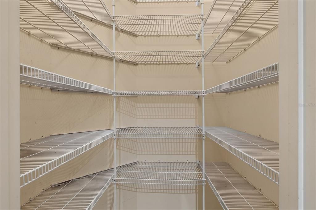 En Venta: $787,000 (5 camas, 3 baños, 3927 Pies cuadrados)