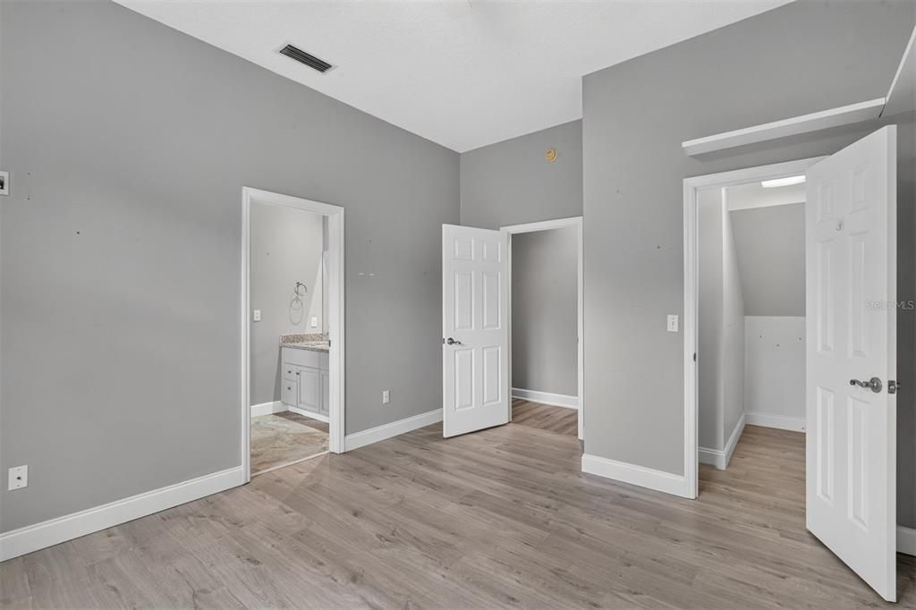 En Venta: $787,000 (5 camas, 3 baños, 3927 Pies cuadrados)