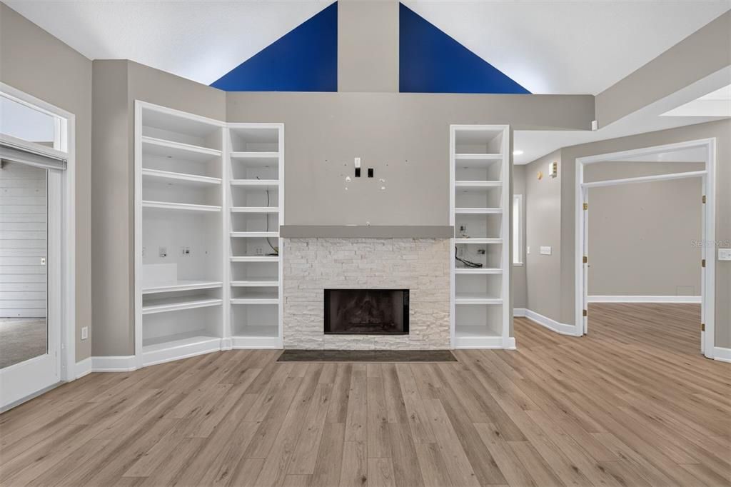 En Venta: $787,000 (5 camas, 3 baños, 3927 Pies cuadrados)