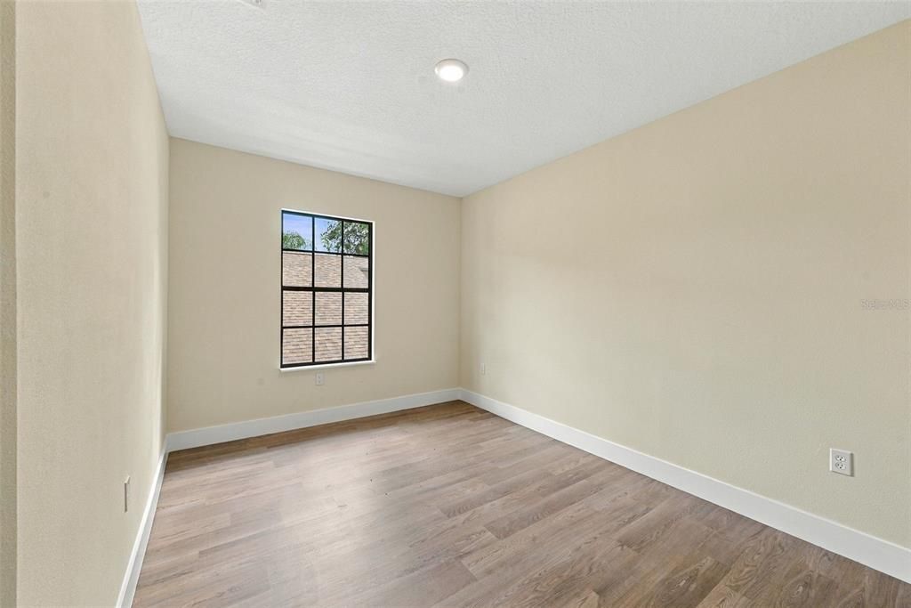 En Venta: $469,000 (4 camas, 2 baños, 2107 Pies cuadrados)