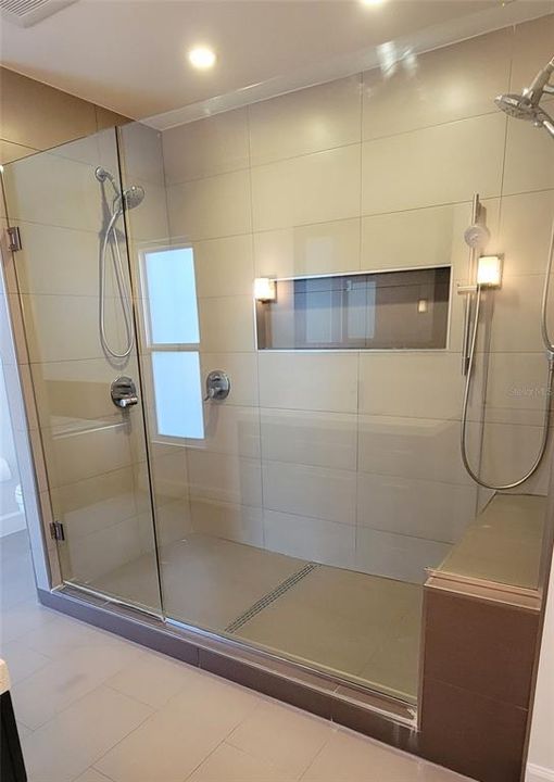 For Rent: $3,050 (4 beds, 2 baths, 2162 Square Feet)