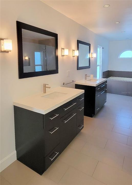 For Rent: $3,050 (4 beds, 2 baths, 2162 Square Feet)