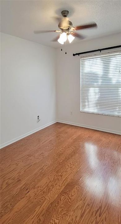 For Rent: $3,050 (4 beds, 2 baths, 2162 Square Feet)
