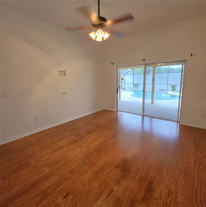 For Rent: $3,050 (4 beds, 2 baths, 2162 Square Feet)