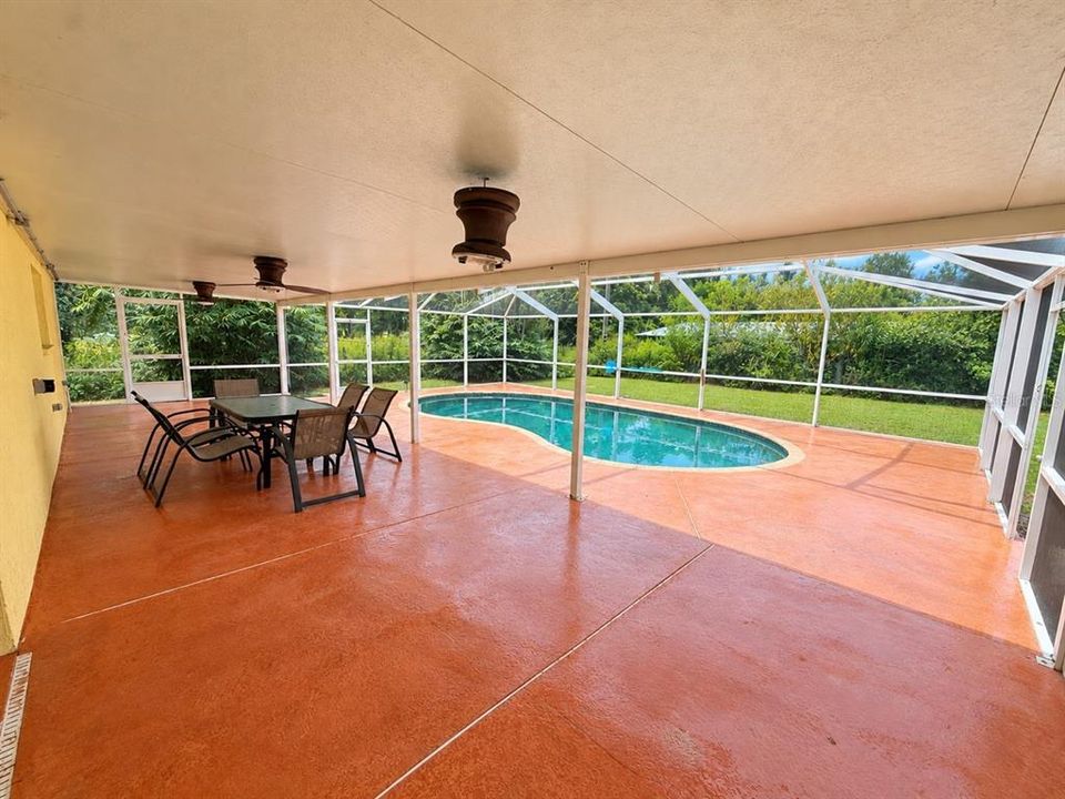 For Sale: $399,000 (3 beds, 2 baths, 1466 Square Feet)