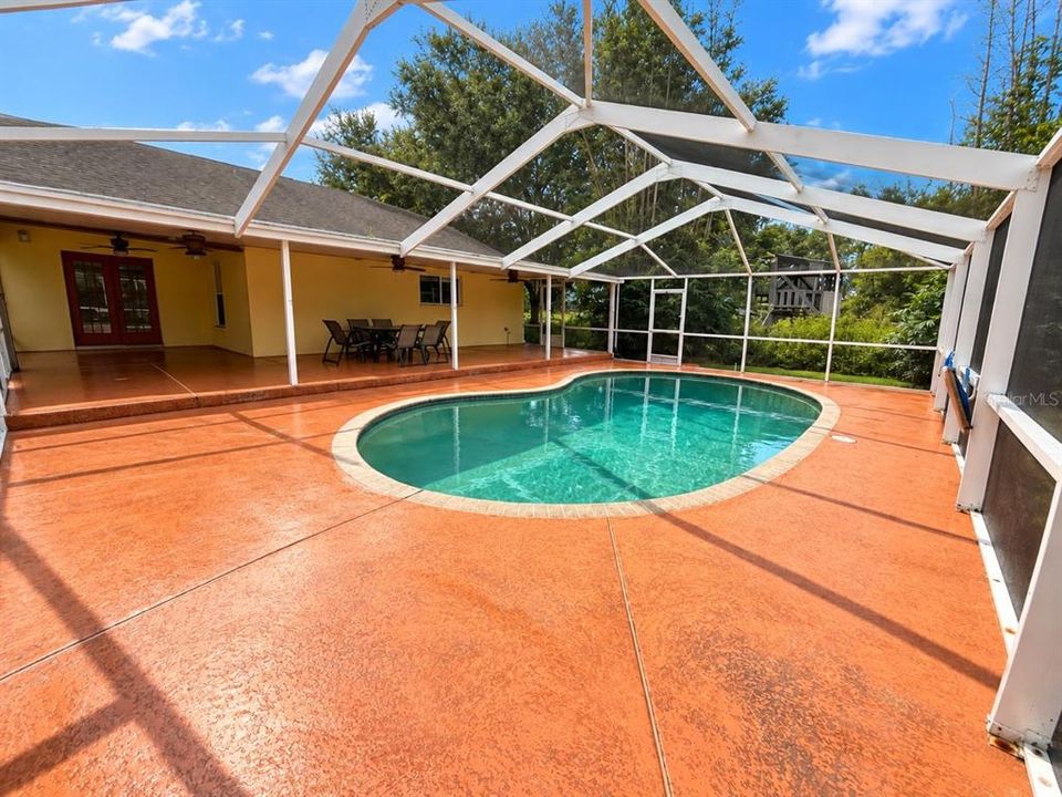 For Sale: $399,000 (3 beds, 2 baths, 1466 Square Feet)