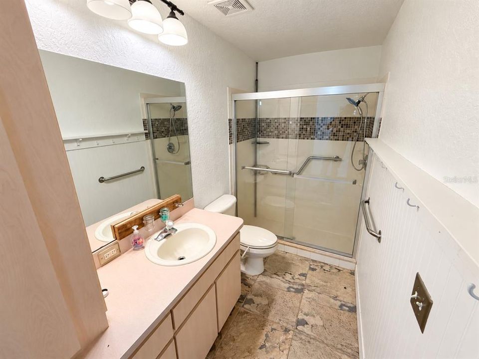 For Sale: $399,000 (3 beds, 2 baths, 1466 Square Feet)