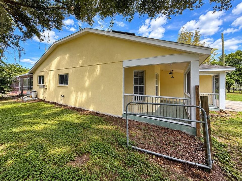 For Sale: $399,000 (3 beds, 2 baths, 1466 Square Feet)