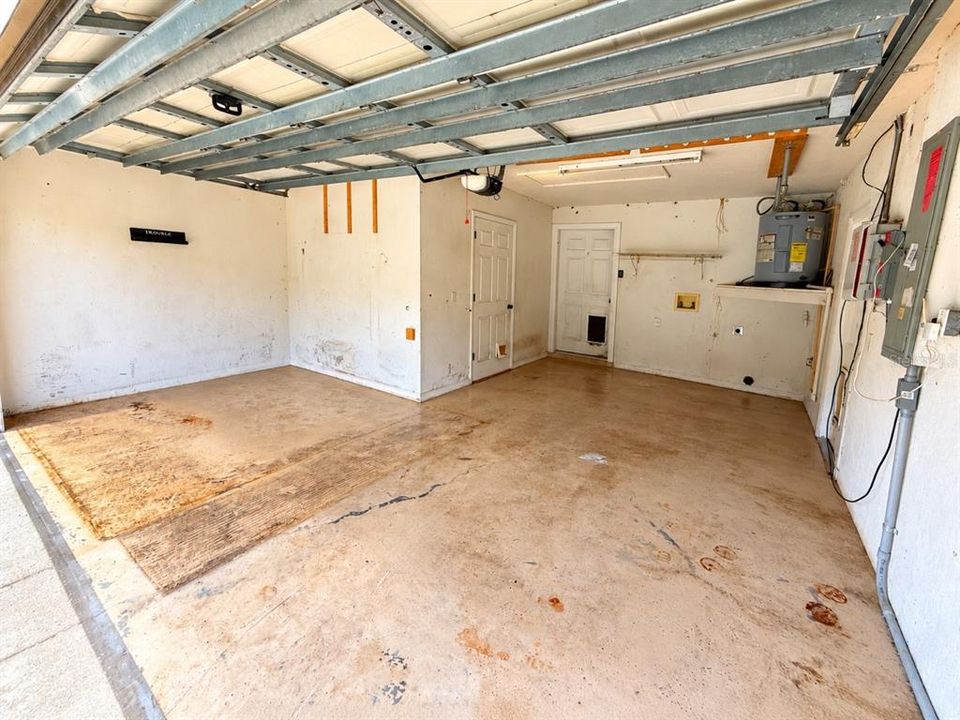 For Sale: $399,000 (3 beds, 2 baths, 1466 Square Feet)