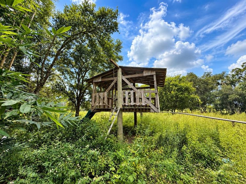 For Sale: $399,000 (3 beds, 2 baths, 1466 Square Feet)